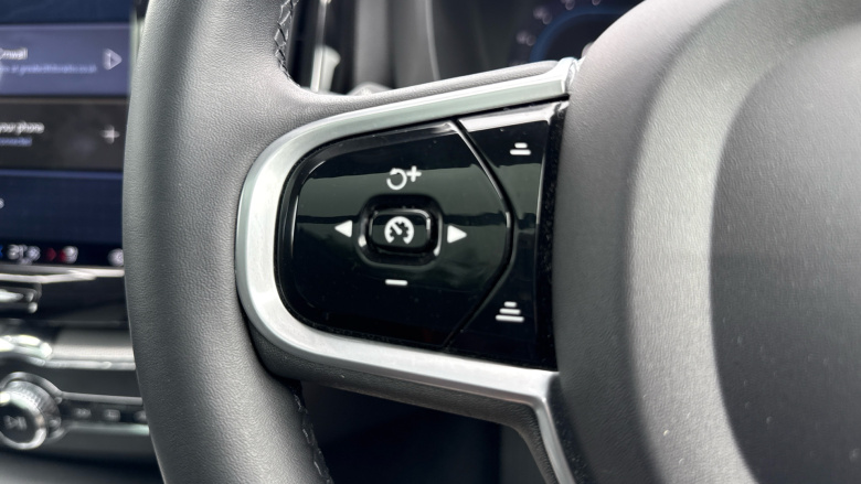 Volvo Xc60 2.0 B5P R DESIGN 5dr AWD Geartronic Petrol Estate